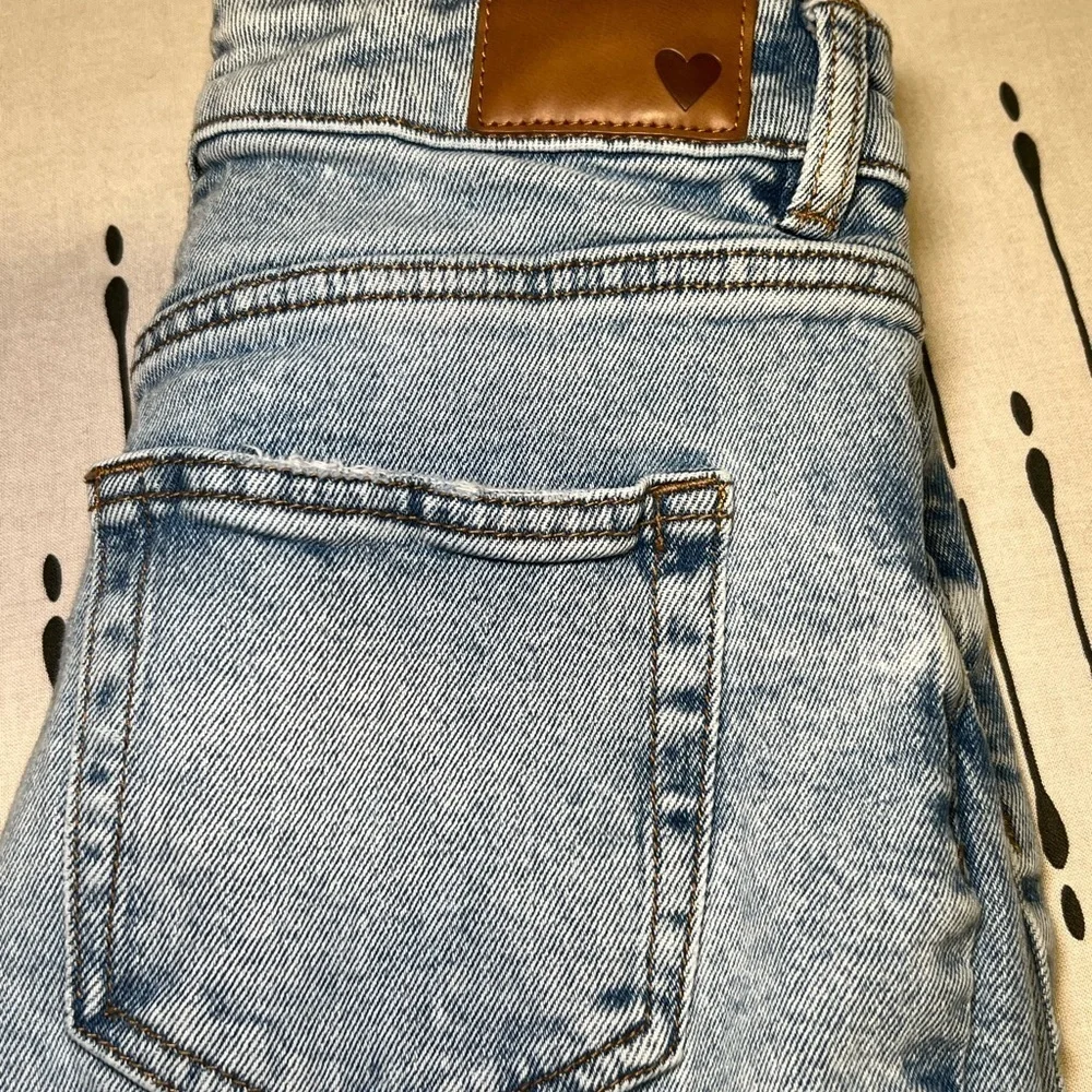 Joe Fresh X Jillian Harris High rise, straight jeans.  Size 25. - Picture 2 of 11